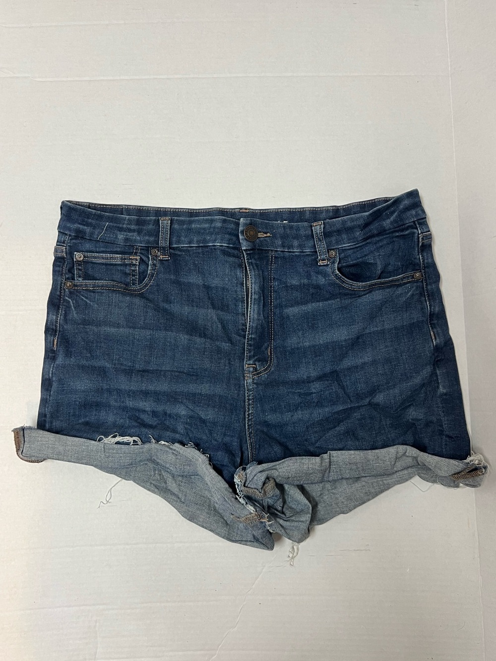 American Eagle Women's 16 Curvy Hi Rise Shortie Next Level Stretch Jean Shorts